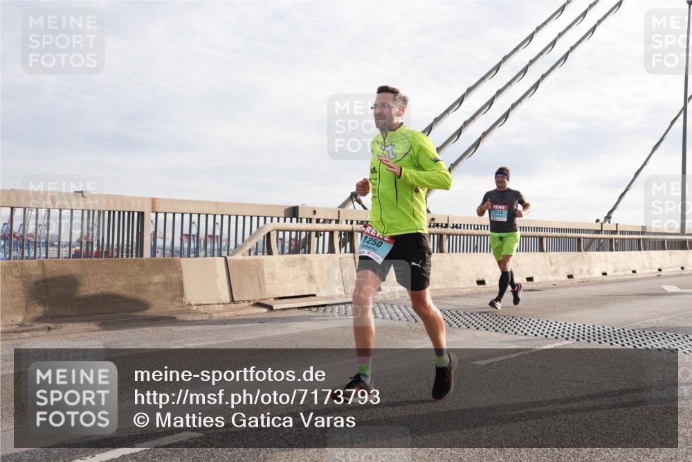 03.10.2024 - Köhlbrandbrückenlauf Matties Gatica Varas http://msf.ph/oto/7173793 03.10.2024 09:22:18 Position 2 1250, 1114 meine-sportfotos.de