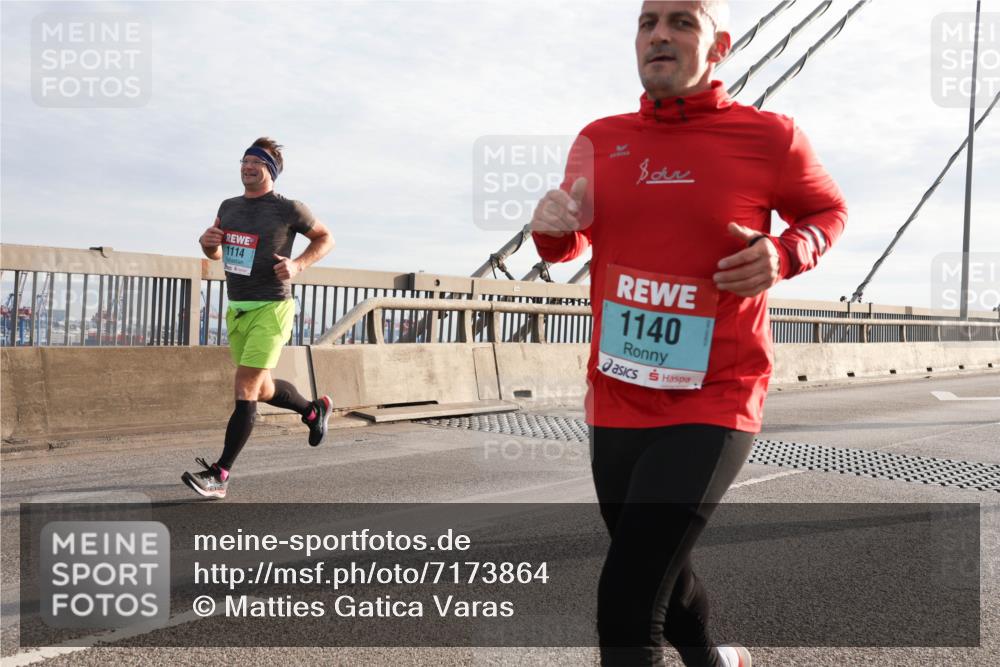 03.10.2024 - Köhlbrandbrückenlauf Matties Gatica Varas http://msf.ph/oto/7173864 03.10.2024 09:22:19 Position 2 1114, 6, 26, 1140 meine-sportfotos.de