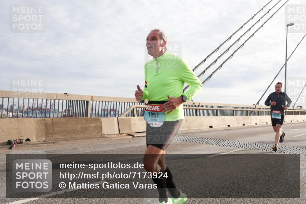 03.10.2024 - Köhlbrandbrückenlauf Matties Gatica Varas http://msf.ph/oto/7173924 03.10.2024 09:22:21 Position 2 1067, 1255 meine-sportfotos.de