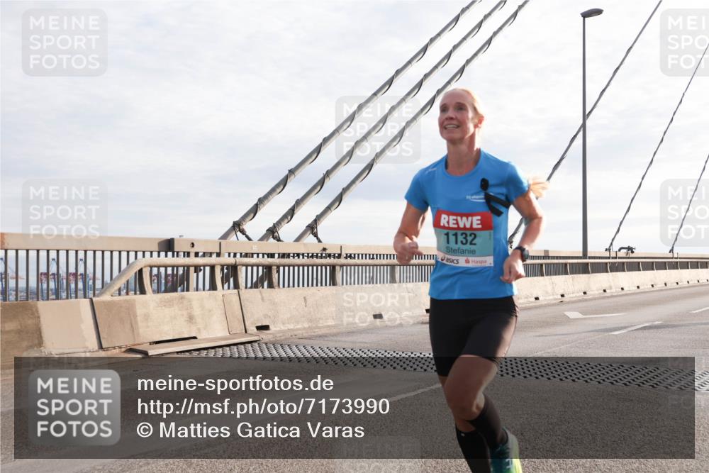 03.10.2024 - Köhlbrandbrückenlauf Matties Gatica Varas http://msf.ph/oto/7173990 03.10.2024 09:22:23 Position 2 1132 meine-sportfotos.de