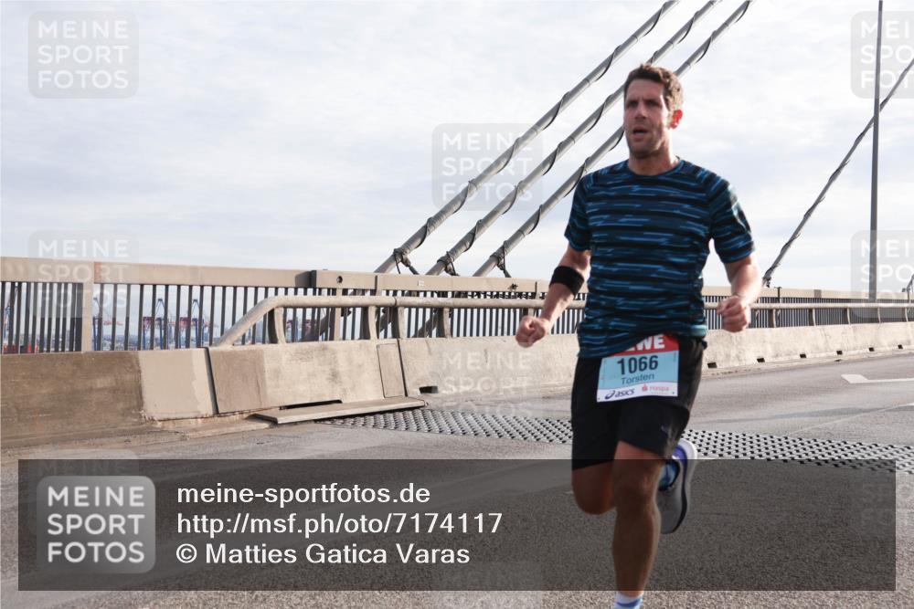03.10.2024 - Köhlbrandbrückenlauf Matties Gatica Varas http://msf.ph/oto/7174117 03.10.2024 09:22:27 Position 2 1066 meine-sportfotos.de