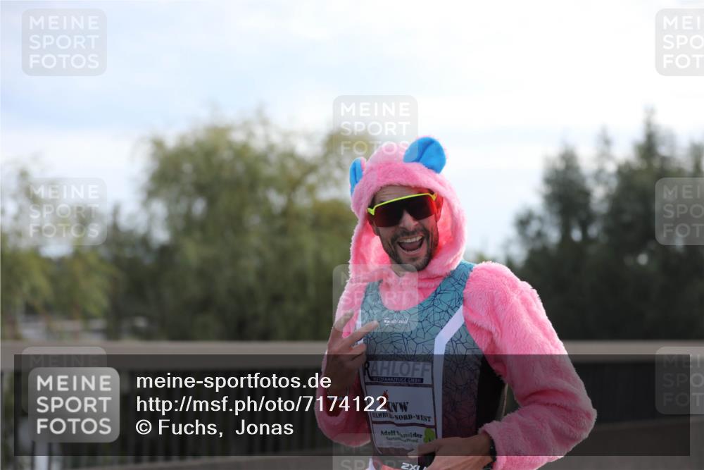 03.10.2024 - Köhlbrandbrückenlauf Fuchs,  Jonas http://msf.ph/oto/7174122 03.10.2024 09:13:13 Position 3  meine-sportfotos.de