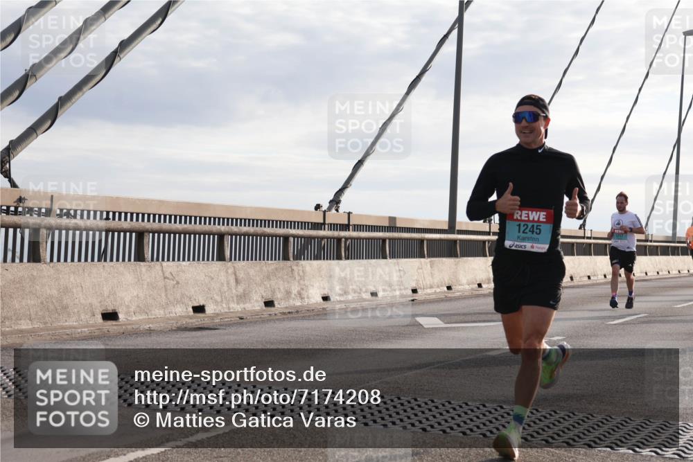 03.10.2024 - Köhlbrandbrückenlauf Matties Gatica Varas http://msf.ph/oto/7174208 03.10.2024 09:22:29 Position 2 1245, 1217 meine-sportfotos.de