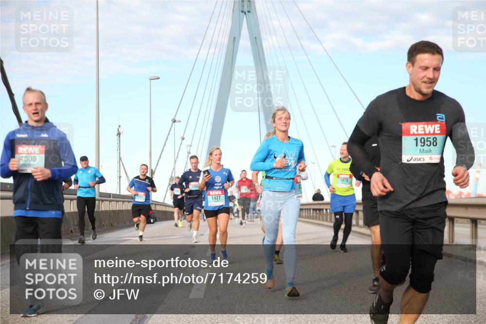 03.10.2024 - Köhlbrandbrückenlauf Jannik Wohlers http://msf.ph/oto/7174259 03.10.2024 09:42:34 Position 2 808, 1303, 2059, 1427, 6, 66, 1878, 1958 meine-sportfotos.de