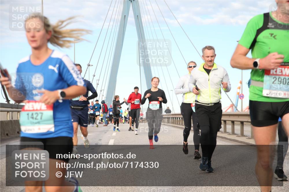 03.10.2024 - Köhlbrandbrückenlauf Jannik Wohlers http://msf.ph/oto/7174330 03.10.2024 09:42:37 Position 2 1427, 2558, 2079, 2902 meine-sportfotos.de