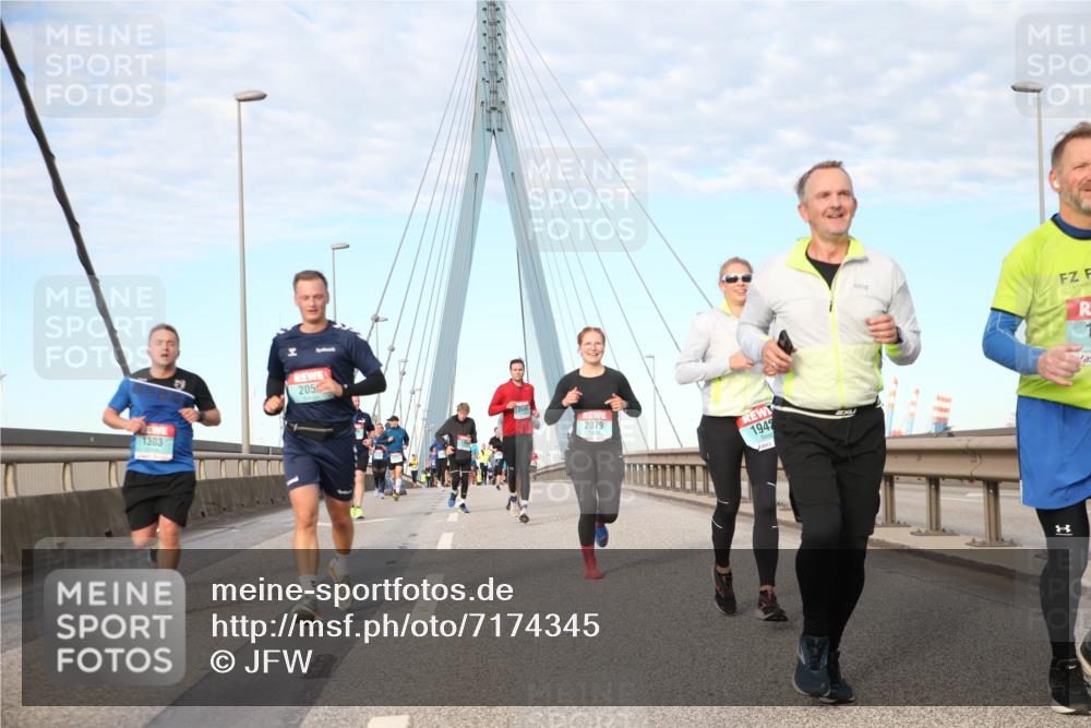 03.10.2024 - Köhlbrandbrückenlauf Jannik Wohlers http://msf.ph/oto/7174345 03.10.2024 09:42:38 Position 2 1303, 205, 2079, 1949 meine-sportfotos.de