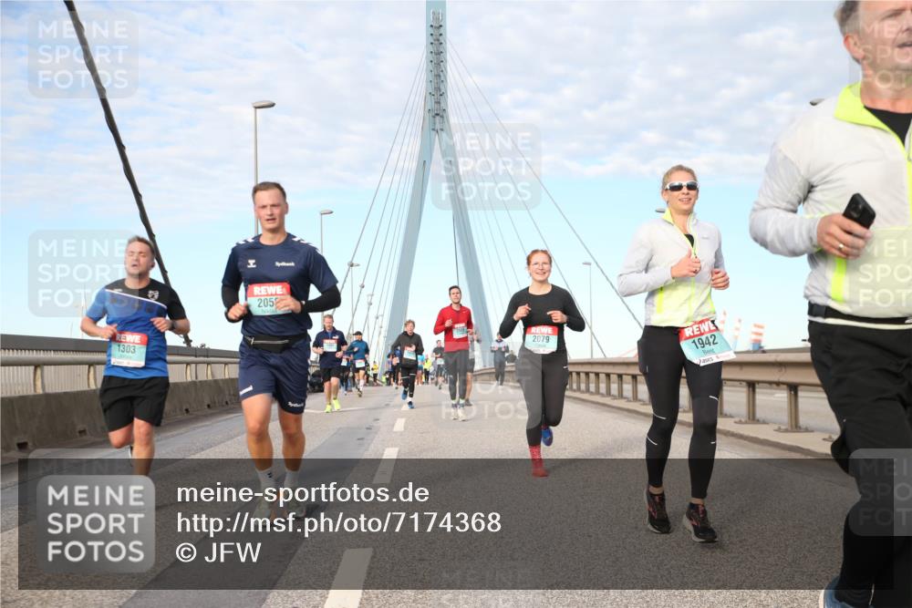 03.10.2024 - Köhlbrandbrückenlauf Jannik Wohlers http://msf.ph/oto/7174368 03.10.2024 09:42:38 Position 2 1303, 2052, 2079, 1942 meine-sportfotos.de