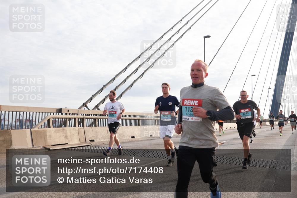 03.10.2024 - Köhlbrandbrückenlauf Matties Gatica Varas http://msf.ph/oto/7174408 03.10.2024 09:22:33 Position 2 1217, 113, 2696, 1343 meine-sportfotos.de