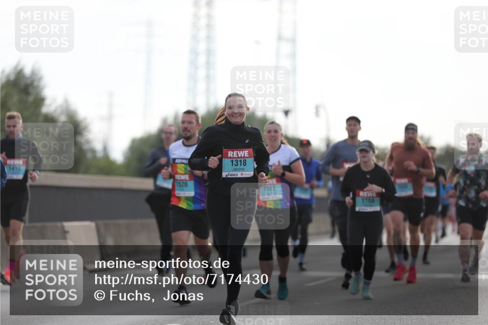 03.10.2024 - Köhlbrandbrückenlauf Fuchs,  Jonas http://msf.ph/oto/7174430 03.10.2024 09:13:26 Position 3 1415, 1318, 1520, 1517, 1169 meine-sportfotos.de