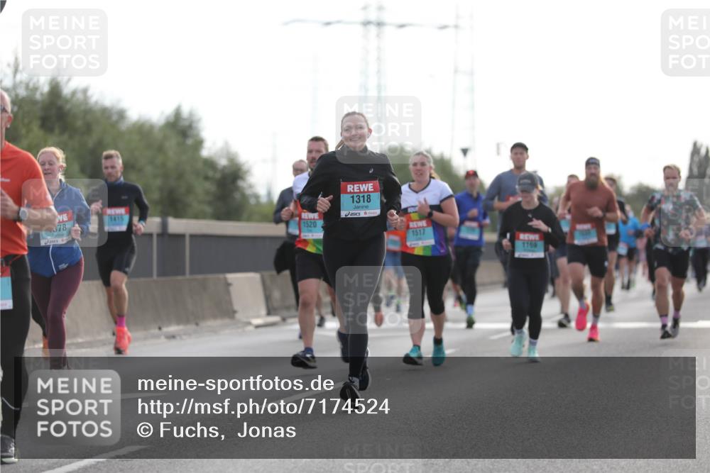 03.10.2024 - Köhlbrandbrückenlauf Fuchs,  Jonas http://msf.ph/oto/7174524 03.10.2024 09:13:27 Position 3 378, 1318, 1415, 1520, 1517, 1769 meine-sportfotos.de