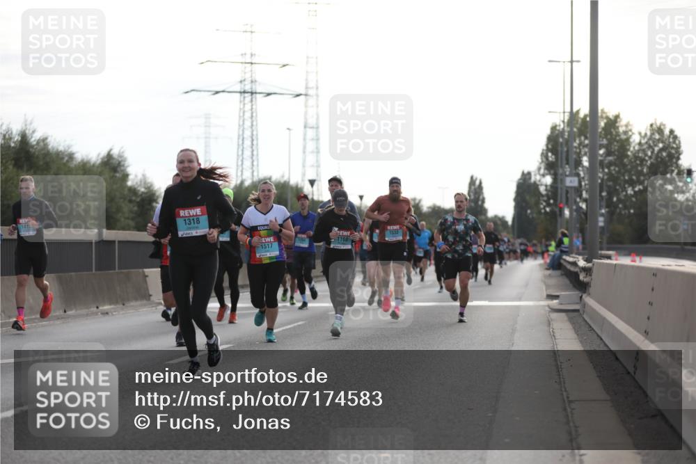 03.10.2024 - Köhlbrandbrückenlauf Fuchs,  Jonas http://msf.ph/oto/7174583 03.10.2024 09:13:27 Position 3 141, 1318, 1533, 1169, 1517 meine-sportfotos.de