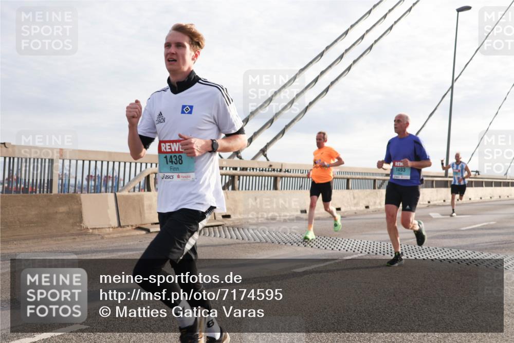 03.10.2024 - Köhlbrandbrückenlauf Matties Gatica Varas http://msf.ph/oto/7174595 03.10.2024 09:22:37 Position 2 1438, 1493 meine-sportfotos.de