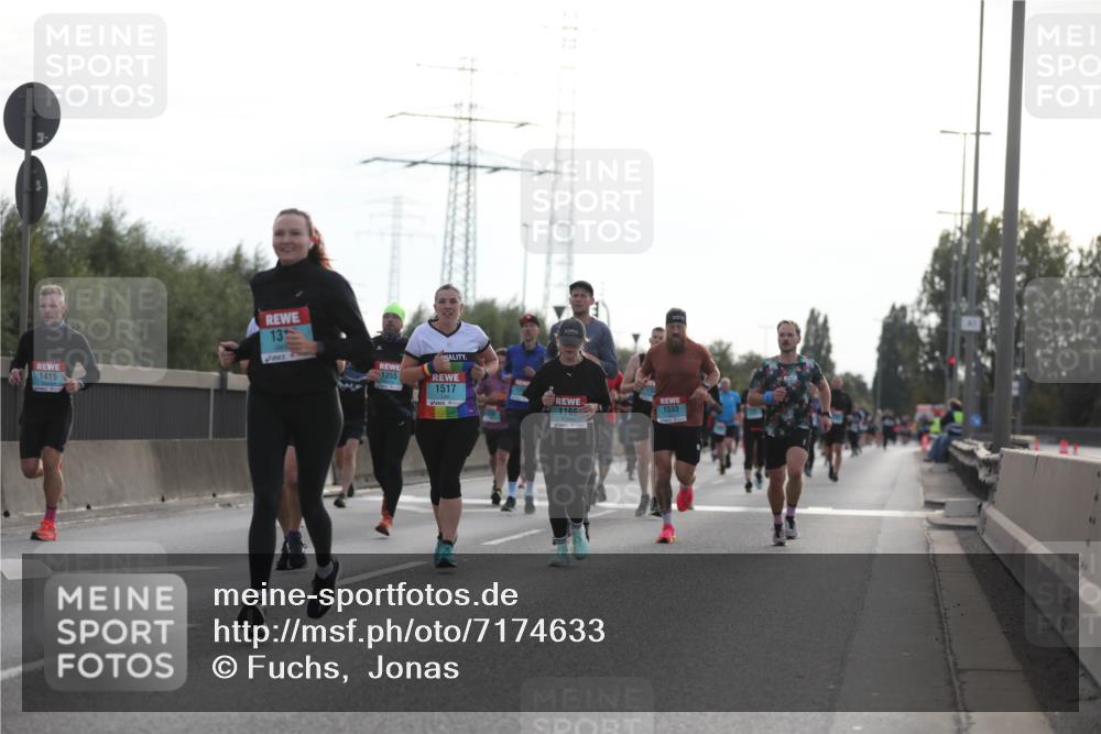 03.10.2024 - Köhlbrandbrückenlauf Fuchs,  Jonas http://msf.ph/oto/7174633 03.10.2024 09:13:28 Position 3 1415, 13, 1355, 1517, 1533, 1169 meine-sportfotos.de