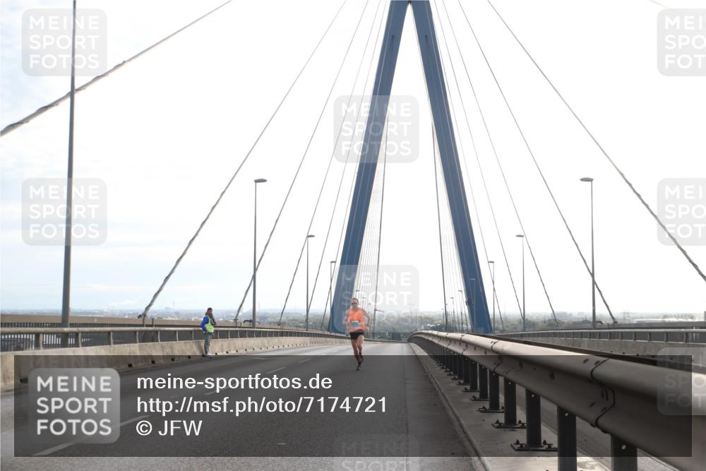 03.10.2024 - Köhlbrandbrückenlauf Jannik Wohlers http://msf.ph/oto/7174721 03.10.2024 09:14:42 Position 1  meine-sportfotos.de