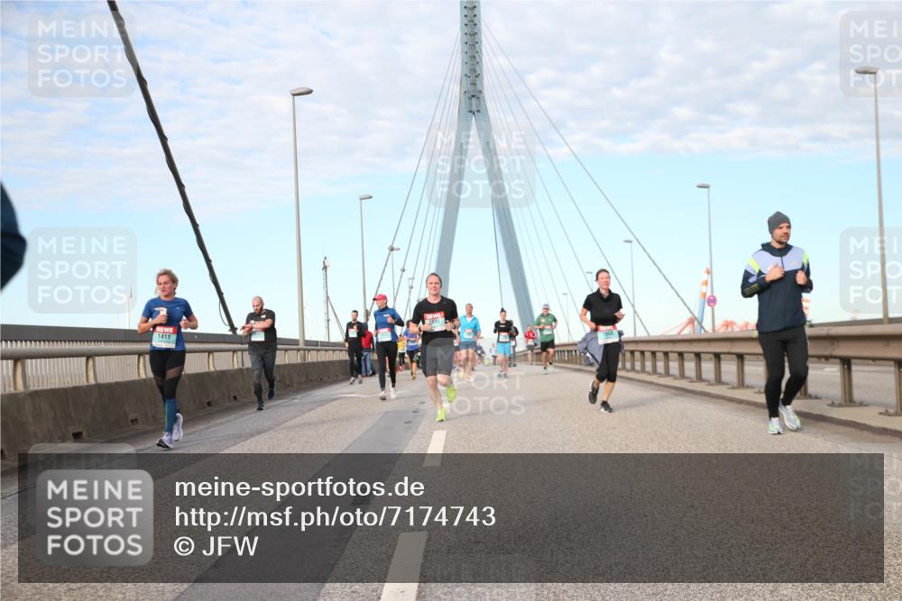 03.10.2024 - Köhlbrandbrückenlauf Jannik Wohlers http://msf.ph/oto/7174743 03.10.2024 09:42:47 Position 2 1411, 180 meine-sportfotos.de