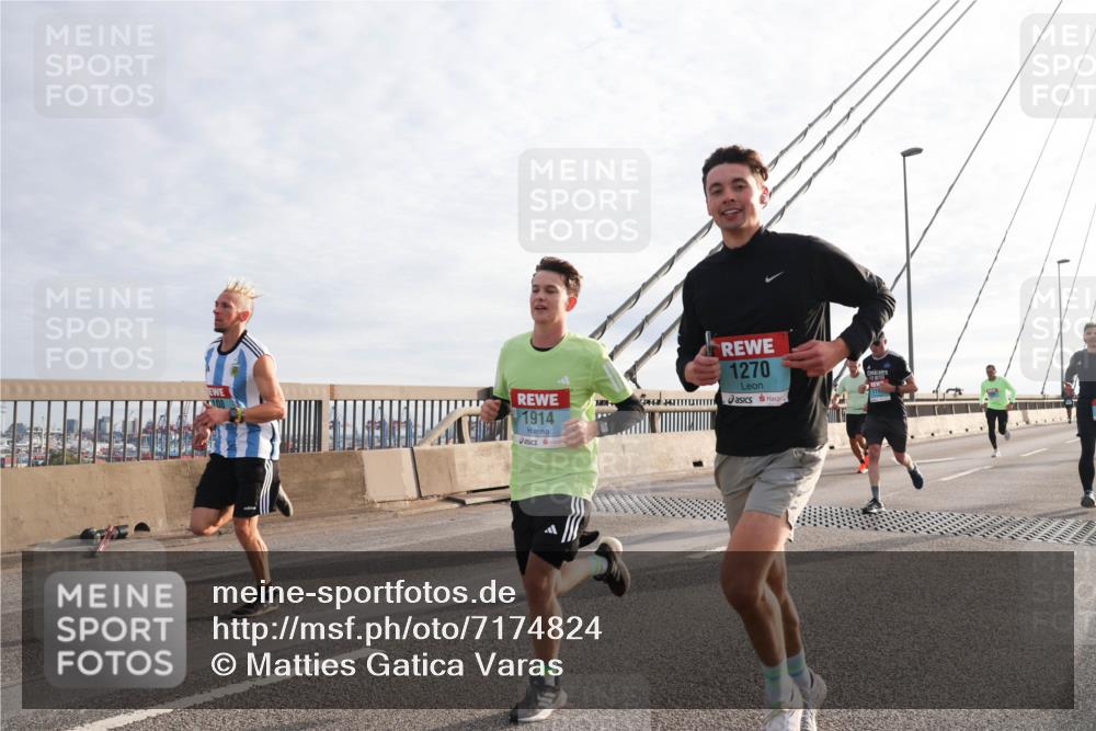03.10.2024 - Köhlbrandbrückenlauf Matties Gatica Varas http://msf.ph/oto/7174824 03.10.2024 09:22:40 Position 2 108, 1914, 1270 meine-sportfotos.de