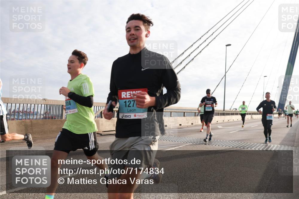 03.10.2024 - Köhlbrandbrückenlauf Matties Gatica Varas http://msf.ph/oto/7174834 03.10.2024 09:22:41 Position 2 1914, 127, 1153 meine-sportfotos.de