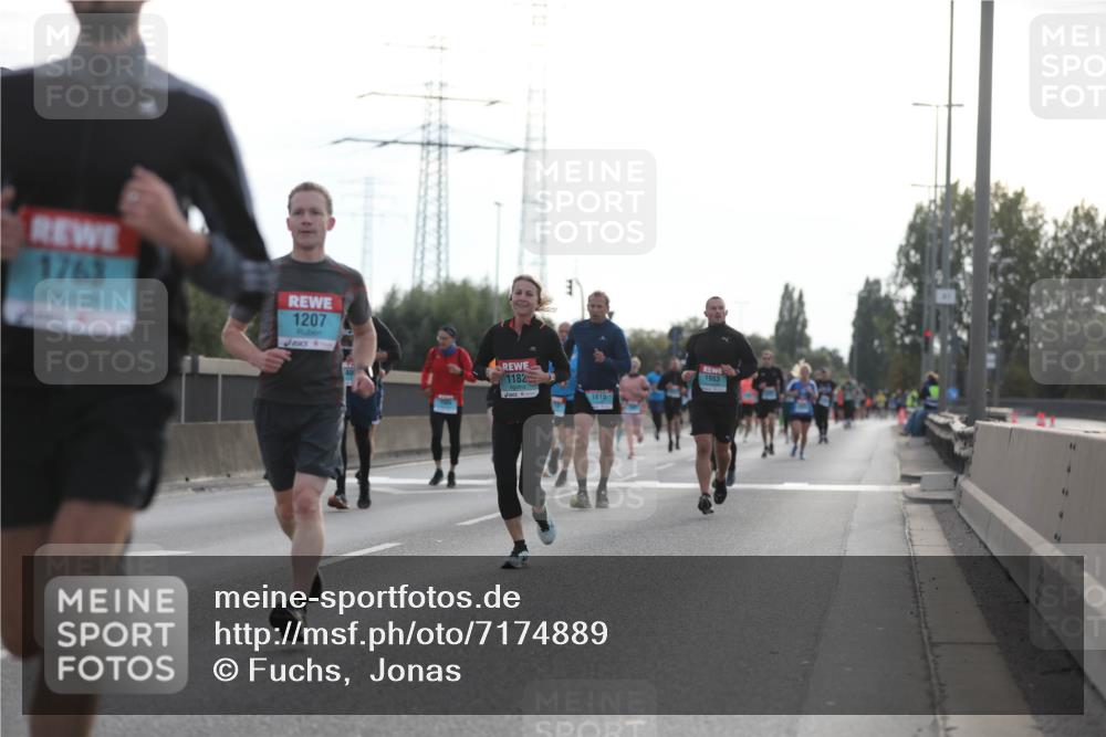 03.10.2024 - Köhlbrandbrückenlauf Fuchs,  Jonas http://msf.ph/oto/7174889 03.10.2024 09:13:35 Position 3 1763, 1207, 1182, 1615, 1983 meine-sportfotos.de