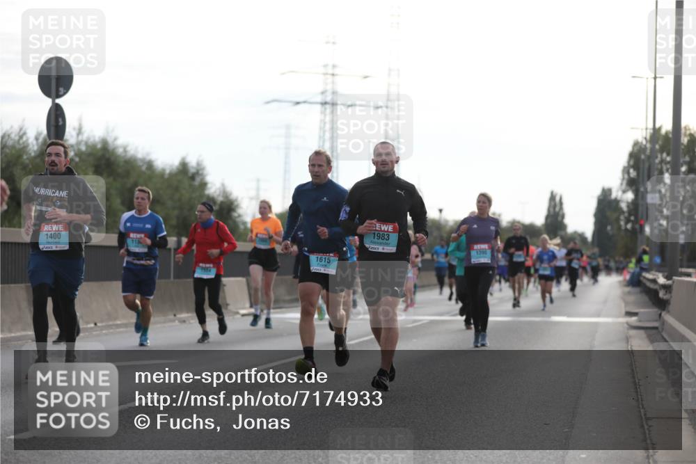 03.10.2024 - Köhlbrandbrückenlauf Fuchs,  Jonas http://msf.ph/oto/7174933 03.10.2024 09:13:38 Position 3 1400, 118, 1564, 1615, 1983, 1390 meine-sportfotos.de