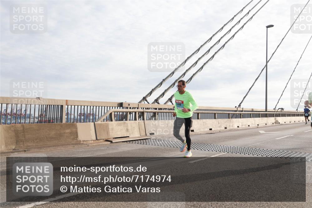 03.10.2024 - Köhlbrandbrückenlauf Matties Gatica Varas http://msf.ph/oto/7174974 03.10.2024 09:22:44 Position 2 1496 meine-sportfotos.de
