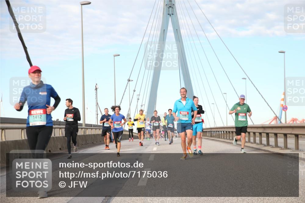 03.10.2024 - Köhlbrandbrückenlauf Jannik Wohlers http://msf.ph/oto/7175036 03.10.2024 09:42:51 Position 2 1412, 1892, 1446, 1499, 1848 meine-sportfotos.de