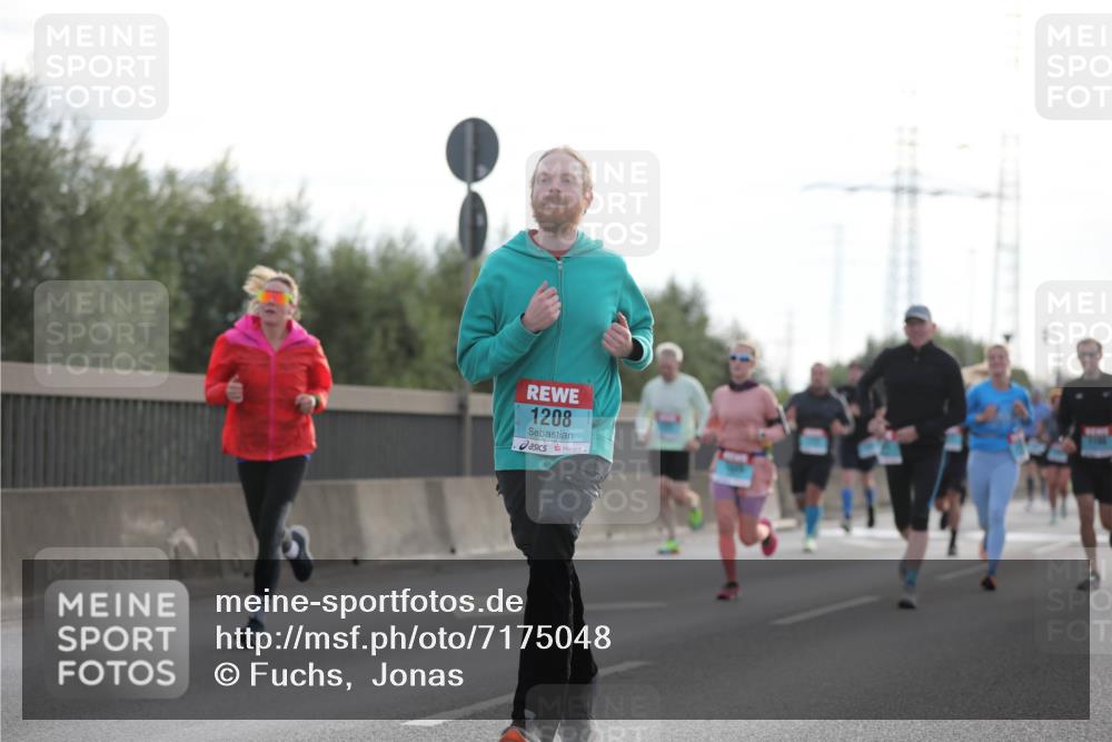 03.10.2024 - Köhlbrandbrückenlauf Fuchs,  Jonas http://msf.ph/oto/7175048 03.10.2024 09:13:43 Position 3 1208 meine-sportfotos.de