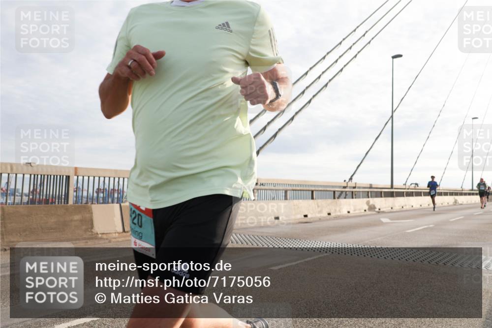 03.10.2024 - Köhlbrandbrückenlauf Matties Gatica Varas http://msf.ph/oto/7175056 03.10.2024 09:22:45 Position 2 120 meine-sportfotos.de