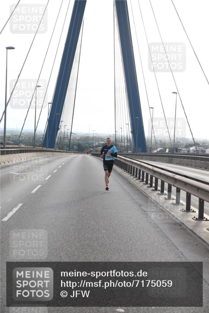 03.10.2024 - Köhlbrandbrückenlauf Jannik Wohlers http://msf.ph/oto/7175059 03.10.2024 09:15:34 Position 1  meine-sportfotos.de