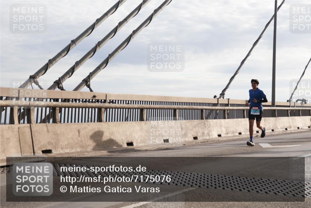 03.10.2024 - Köhlbrandbrückenlauf Matties Gatica Varas http://msf.ph/oto/7175076 03.10.2024 09:22:48 Position 2 1121 meine-sportfotos.de