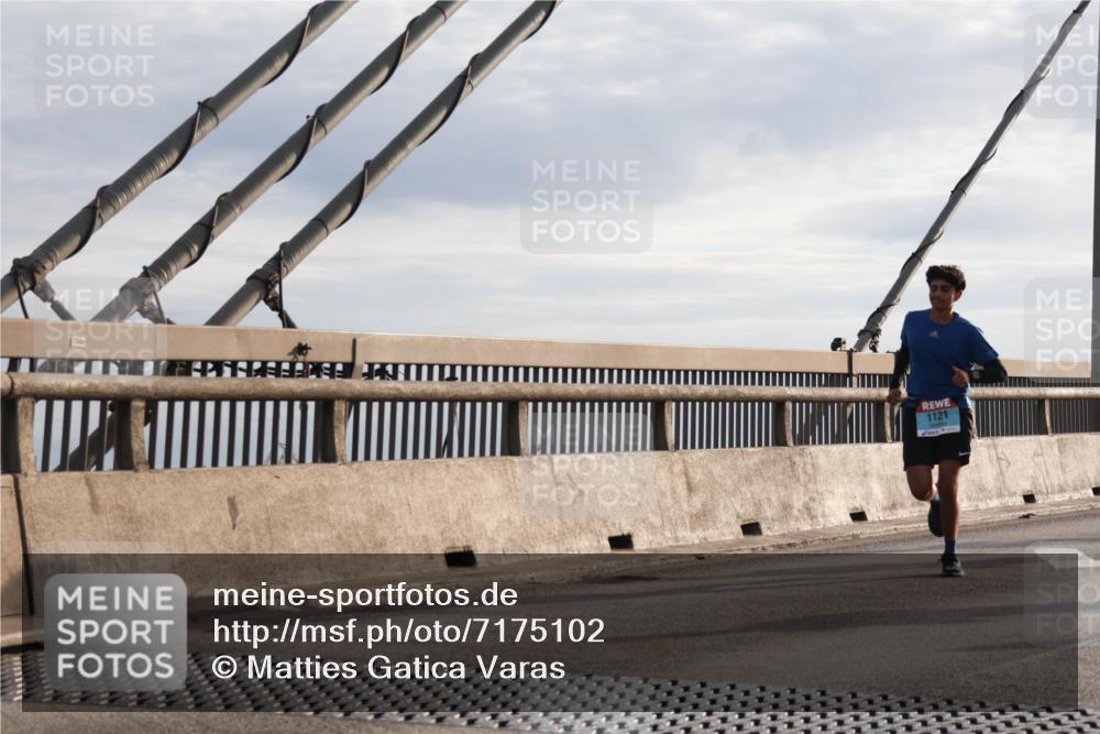 03.10.2024 - Köhlbrandbrückenlauf Matties Gatica Varas http://msf.ph/oto/7175102 03.10.2024 09:22:49 Position 2  meine-sportfotos.de
