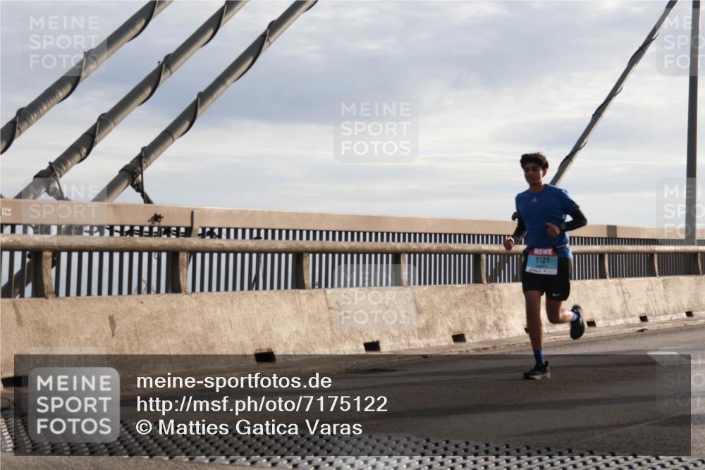 03.10.2024 - Köhlbrandbrückenlauf Matties Gatica Varas http://msf.ph/oto/7175122 03.10.2024 09:22:49 Position 2 1211 meine-sportfotos.de