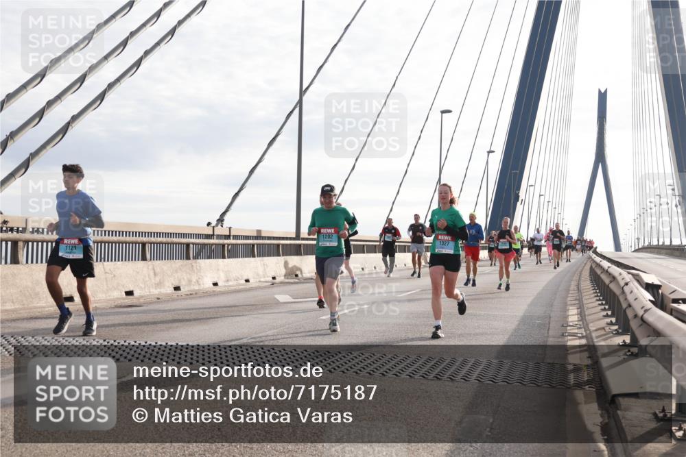03.10.2024 - Köhlbrandbrückenlauf Matties Gatica Varas http://msf.ph/oto/7175187 03.10.2024 09:22:50 Position 2 1202, 1327, 1121 meine-sportfotos.de