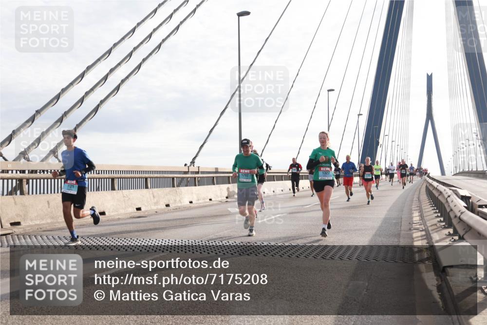 03.10.2024 - Köhlbrandbrückenlauf Matties Gatica Varas http://msf.ph/oto/7175208 03.10.2024 09:22:50 Position 2 1121, 1202, 1327, 23 meine-sportfotos.de