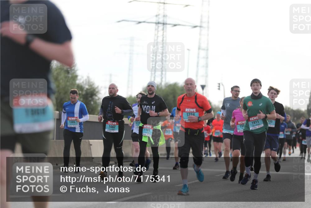 03.10.2024 - Köhlbrandbrückenlauf Fuchs,  Jonas http://msf.ph/oto/7175341 03.10.2024 09:13:56 Position 3 1385, 1062, 1101, 16, 1224, 1911, 035, 159 meine-sportfotos.de