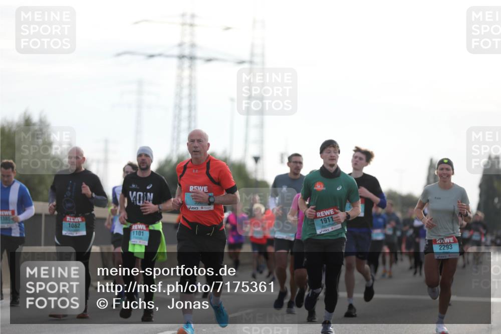 03.10.2024 - Köhlbrandbrückenlauf Fuchs,  Jonas http://msf.ph/oto/7175361 03.10.2024 09:13:57 Position 3 1385, 1062, 1101, 1911, 2293 meine-sportfotos.de