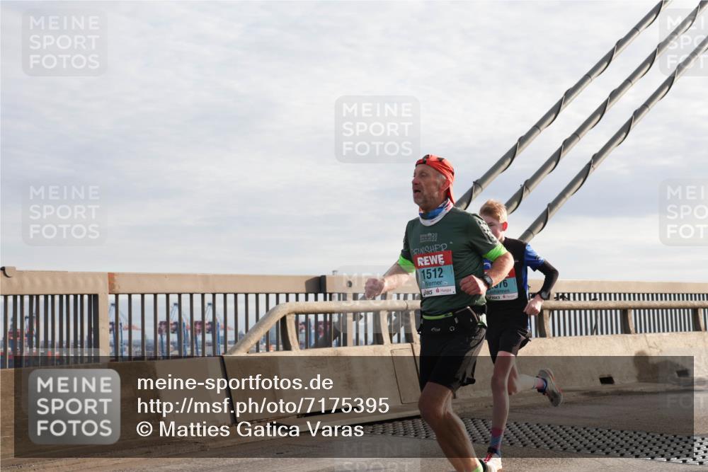 03.10.2024 - Köhlbrandbrückenlauf Matties Gatica Varas http://msf.ph/oto/7175395 03.10.2024 09:22:53 Position 2 1512 meine-sportfotos.de