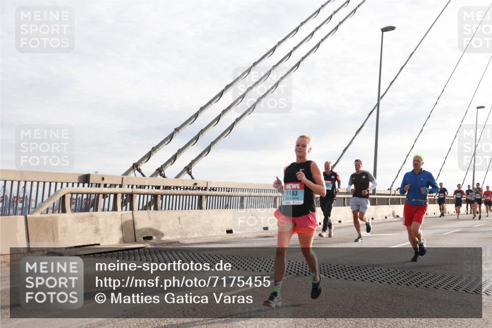 03.10.2024 - Köhlbrandbrückenlauf Matties Gatica Varas http://msf.ph/oto/7175455 03.10.2024 09:22:54 Position 2 1193 meine-sportfotos.de