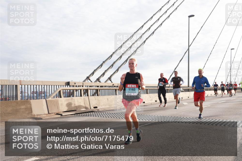 03.10.2024 - Köhlbrandbrückenlauf Matties Gatica Varas http://msf.ph/oto/7175479 03.10.2024 09:22:54 Position 2 1193 meine-sportfotos.de