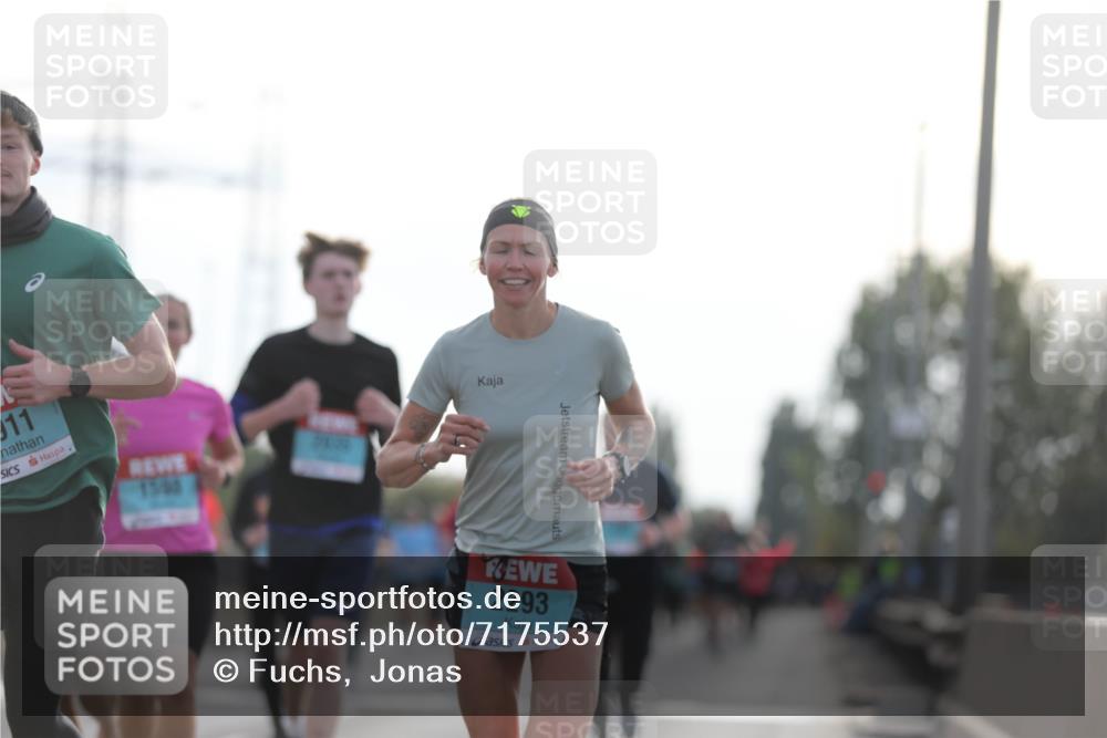 03.10.2024 - Köhlbrandbrückenlauf Fuchs,  Jonas http://msf.ph/oto/7175537 03.10.2024 09:13:59 Position 3 911, 1390, 2293 meine-sportfotos.de