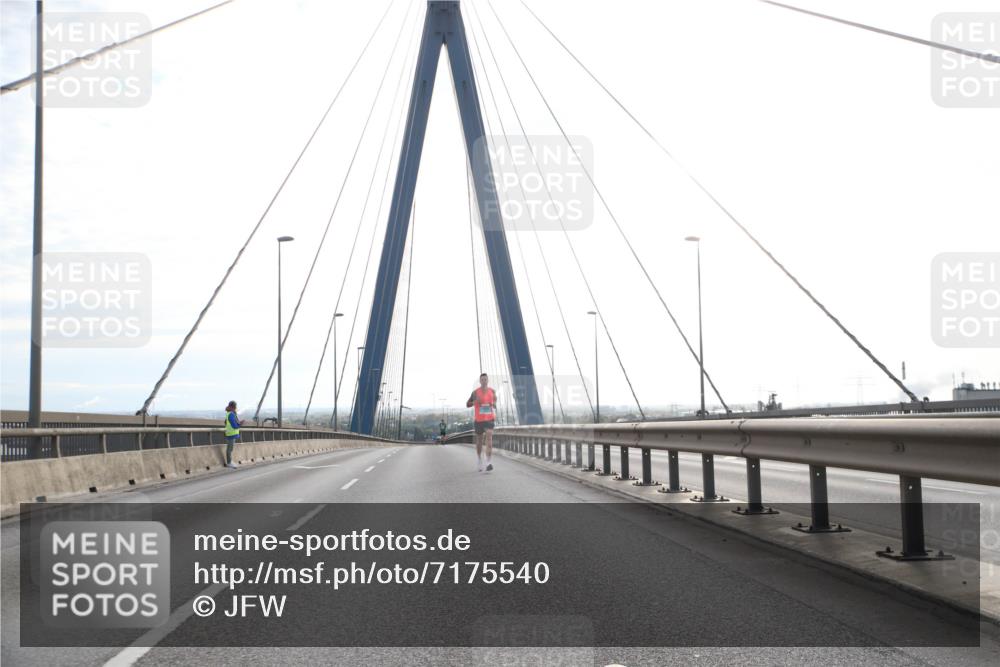 03.10.2024 - Köhlbrandbrückenlauf Jannik Wohlers http://msf.ph/oto/7175540 03.10.2024 09:16:07 Position 1  meine-sportfotos.de