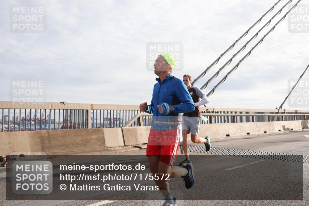 03.10.2024 - Köhlbrandbrückenlauf Matties Gatica Varas http://msf.ph/oto/7175572 03.10.2024 09:22:56 Position 2  meine-sportfotos.de