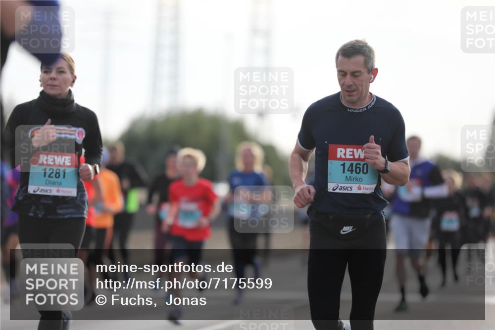 03.10.2024 - Köhlbrandbrückenlauf Fuchs,  Jonas http://msf.ph/oto/7175599 03.10.2024 09:14:01 Position 3 1281, 1460 meine-sportfotos.de