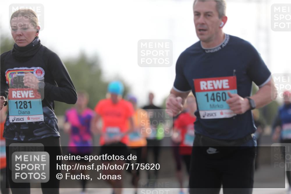 03.10.2024 - Köhlbrandbrückenlauf Fuchs,  Jonas http://msf.ph/oto/7175620 03.10.2024 09:14:02 Position 3 1910, 1281, 1460 meine-sportfotos.de