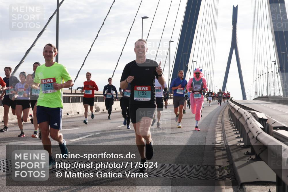 03.10.2024 - Köhlbrandbrückenlauf Matties Gatica Varas http://msf.ph/oto/7175624 03.10.2024 09:22:59 Position 2 1179, 1443, 1317, 1257, 1075, 1867, 1159, 1222, 1349, 1478 meine-sportfotos.de