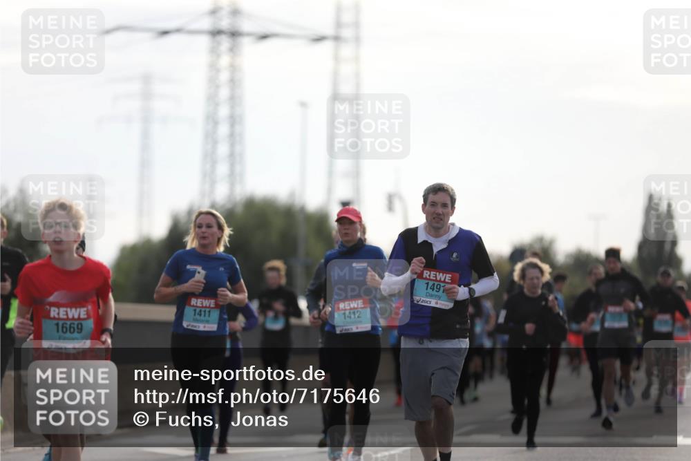 03.10.2024 - Köhlbrandbrückenlauf Fuchs,  Jonas http://msf.ph/oto/7175646 03.10.2024 09:14:04 Position 3 1669, 1411, 1412, 149 meine-sportfotos.de