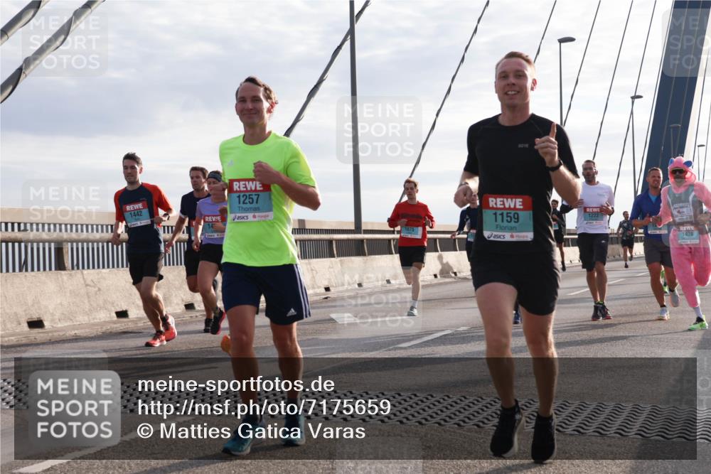 03.10.2024 - Köhlbrandbrückenlauf Matties Gatica Varas http://msf.ph/oto/7175659 03.10.2024 09:22:59 Position 2 1442, 14, 1257, 1075, 1159, 1222, 1478 meine-sportfotos.de