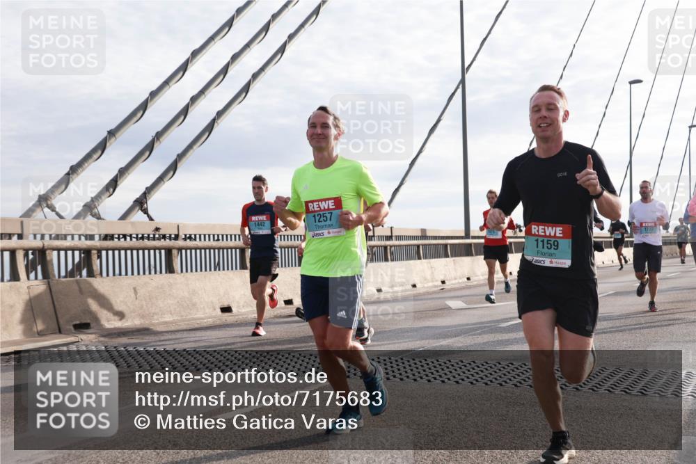 03.10.2024 - Köhlbrandbrückenlauf Matties Gatica Varas http://msf.ph/oto/7175683 03.10.2024 09:23:00 Position 2 1442, 1257, 1159, 1222 meine-sportfotos.de