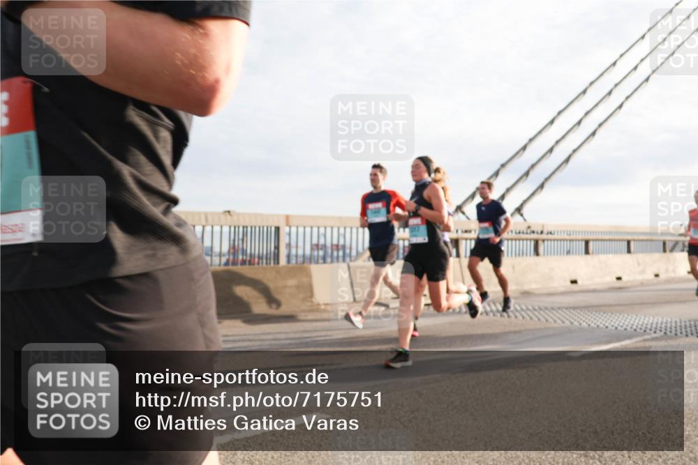 03.10.2024 - Köhlbrandbrückenlauf Matties Gatica Varas http://msf.ph/oto/7175751 03.10.2024 09:23:01 Position 2  meine-sportfotos.de
