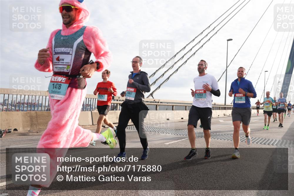 03.10.2024 - Köhlbrandbrückenlauf Matties Gatica Varas http://msf.ph/oto/7175880 03.10.2024 09:23:03 Position 2 1478, 1867, 1222, 1349, 1075 meine-sportfotos.de