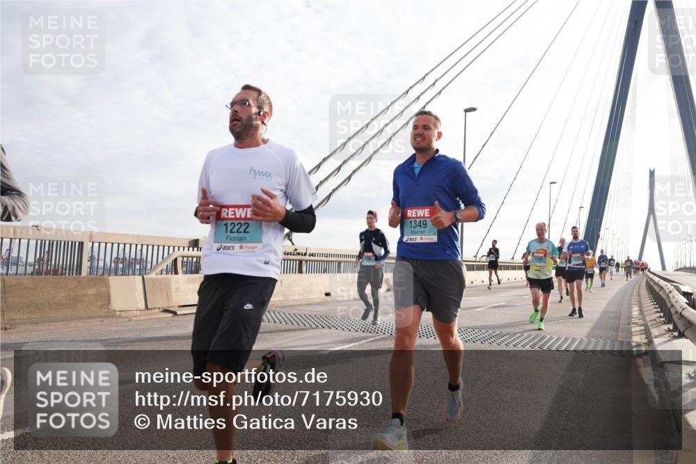 03.10.2024 - Köhlbrandbrückenlauf Matties Gatica Varas http://msf.ph/oto/7175930 03.10.2024 09:23:04 Position 2 1222, 1349, 1268 meine-sportfotos.de